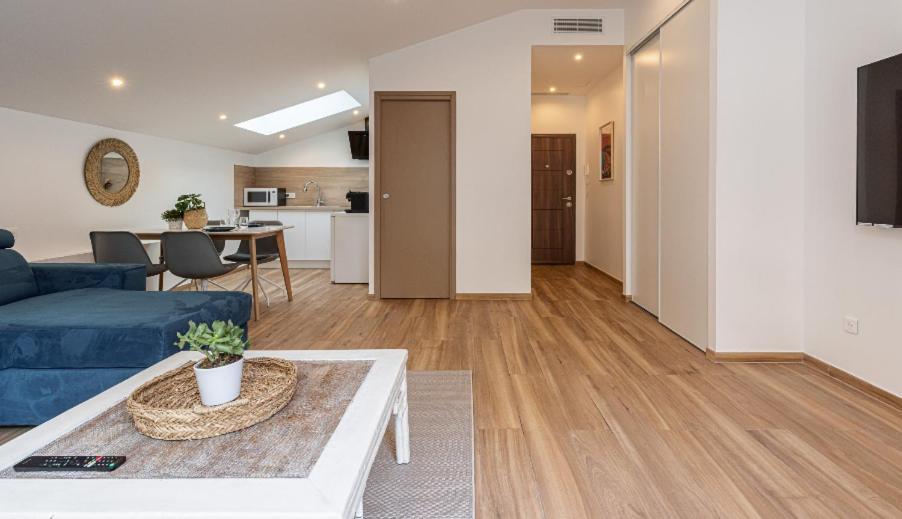 Studio Cozy Avec Terrasse N12 尼斯 外观 照片